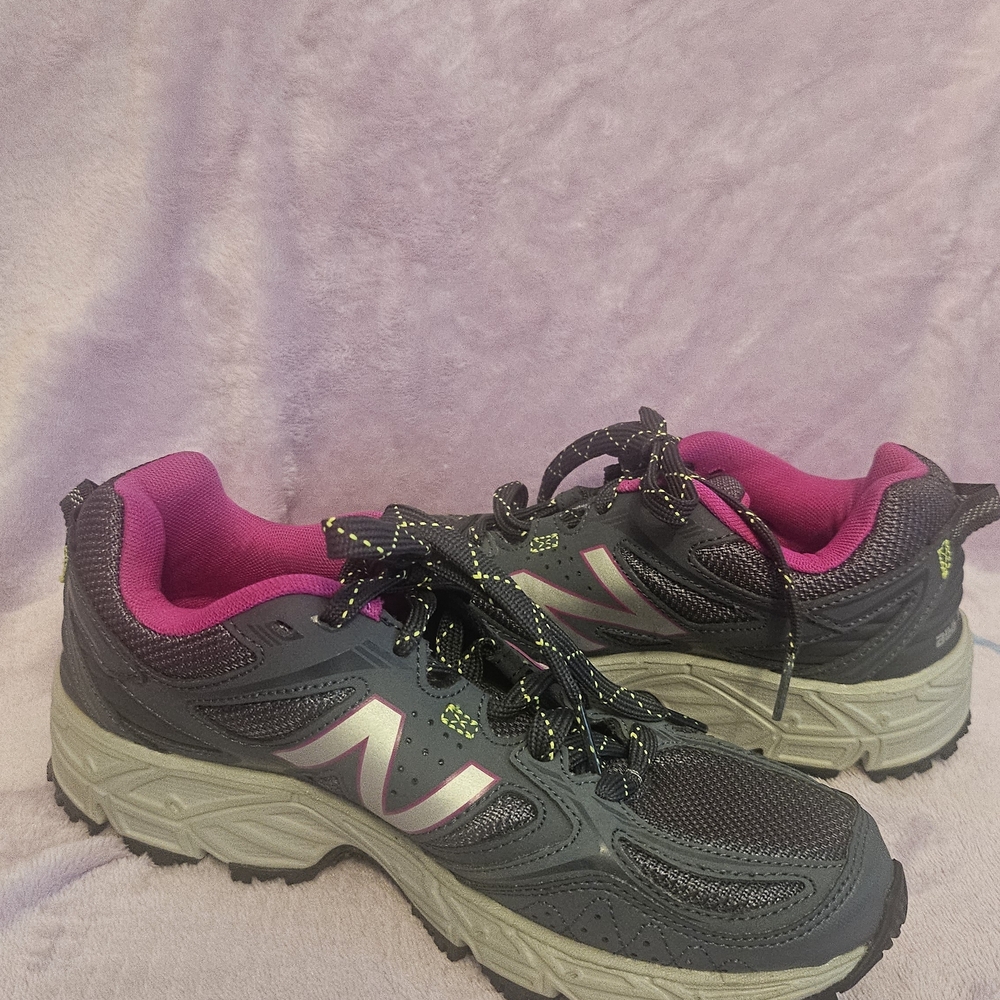 New Balance Women's Gray and Pink Athletic Shoes